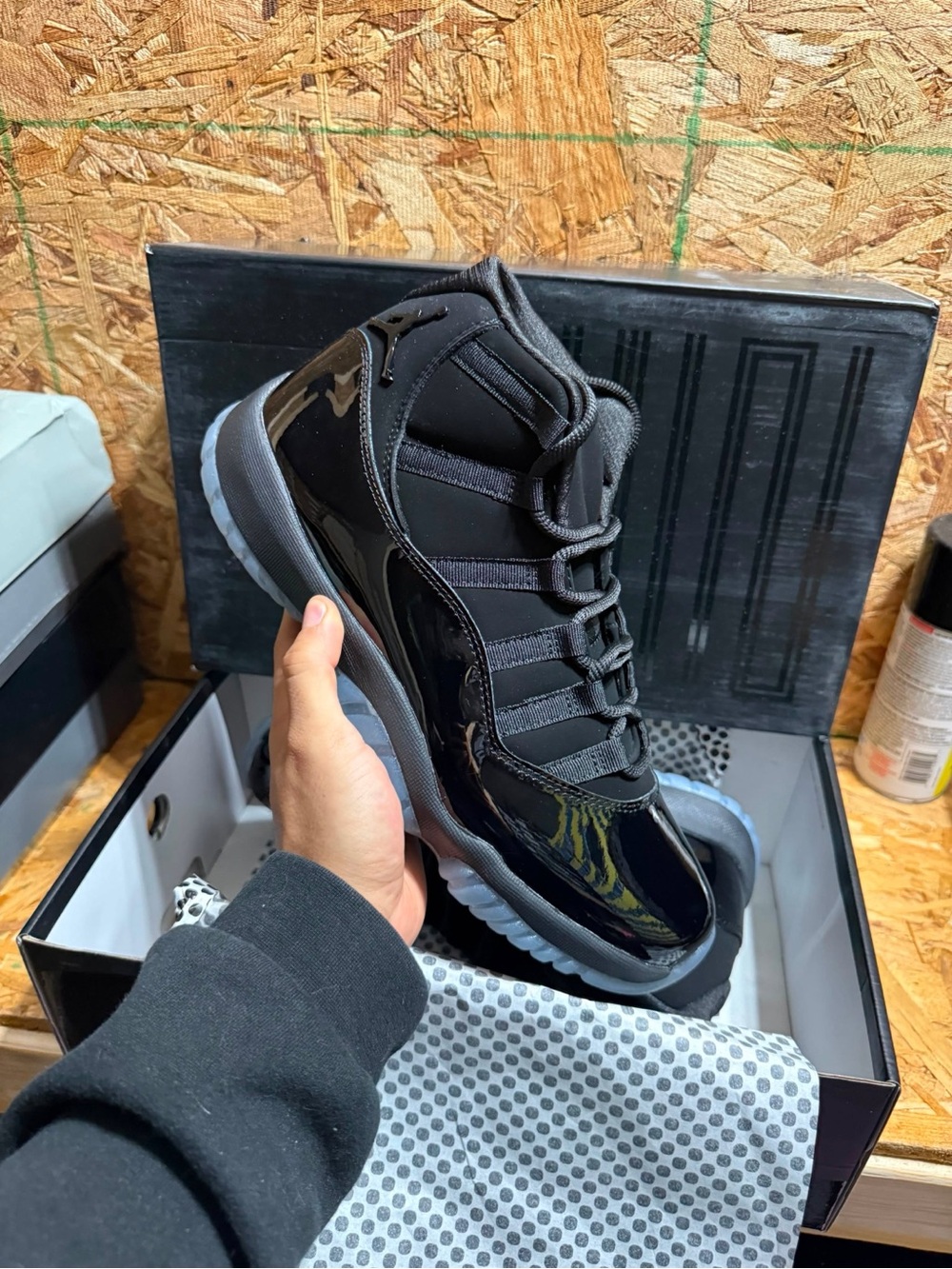 Air Jordan 11 Retro “Cap and Gown” (Mens Sizes) 🖤 💙